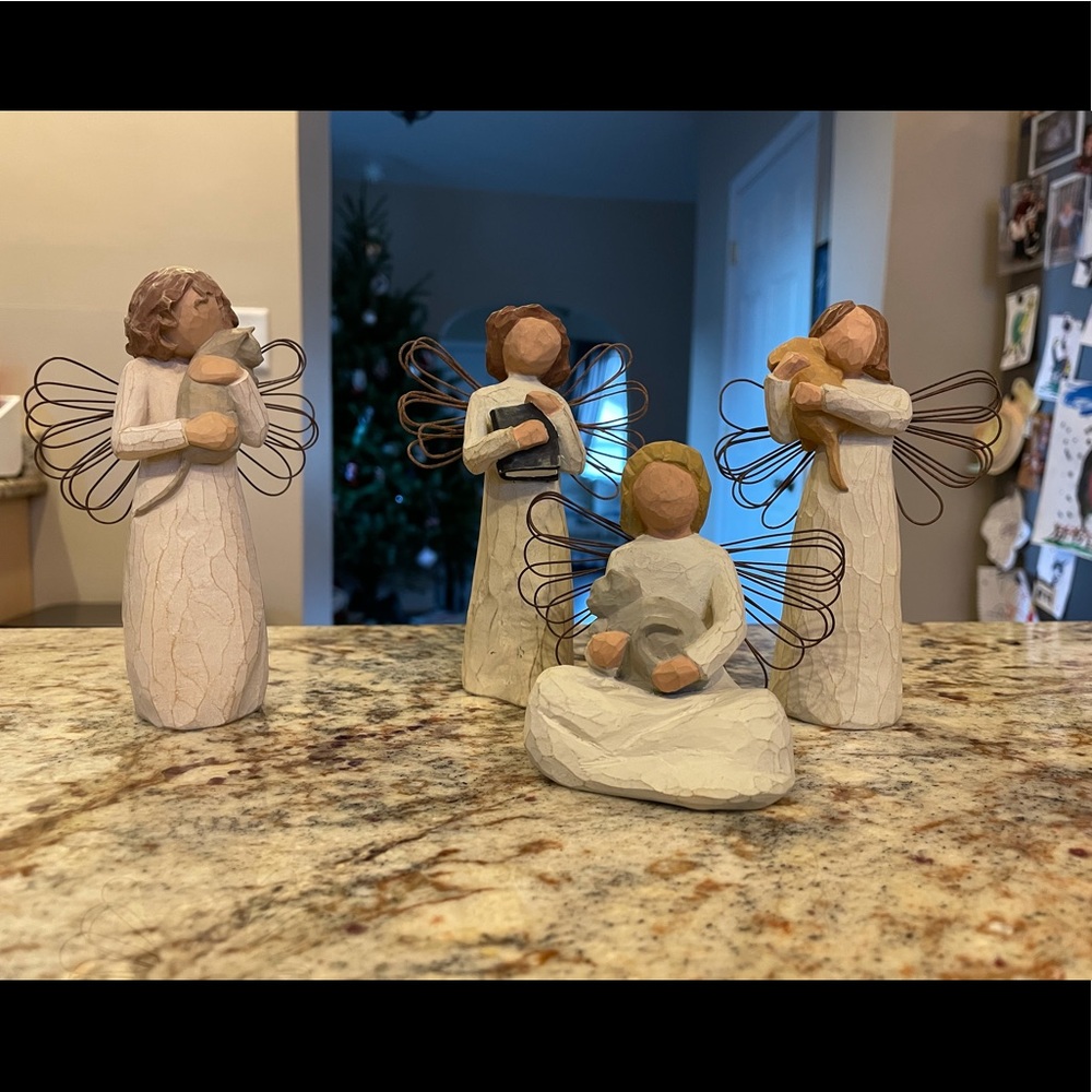 SOLD Willow Tree figurines